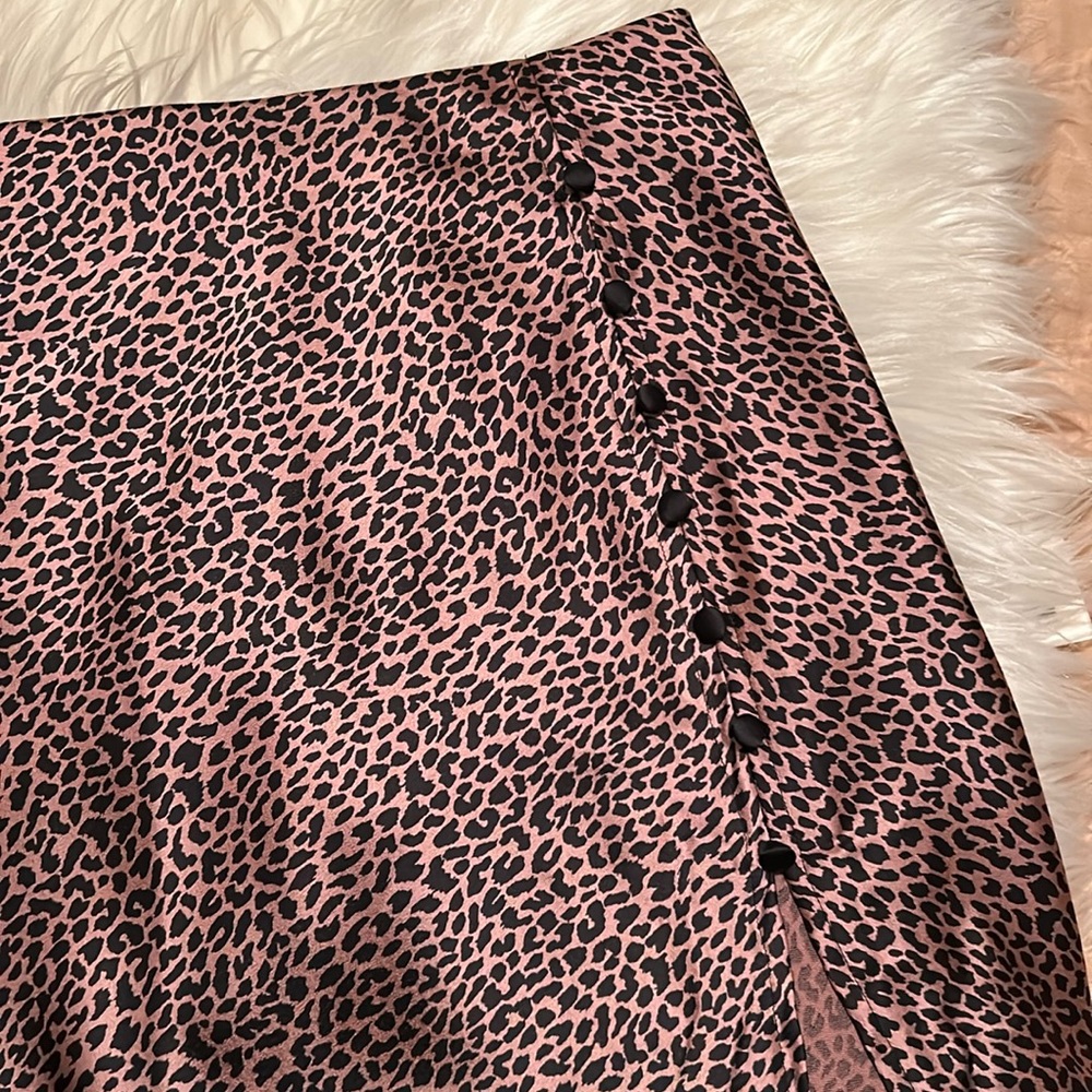 New! Victoria's Secret Leopard Side Slit Satin Skirt - Picture 5 of 10